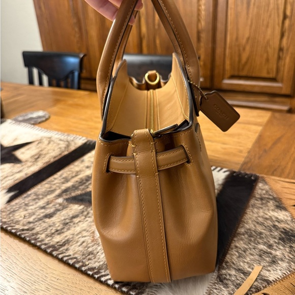 Coach Empire 28 - Picture 4 of 8